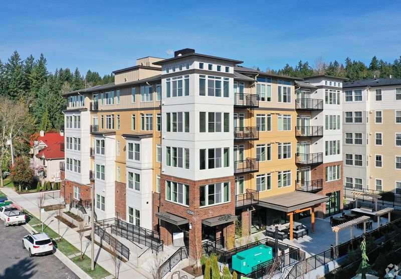 Exterior of Edge Apartments in Redmond