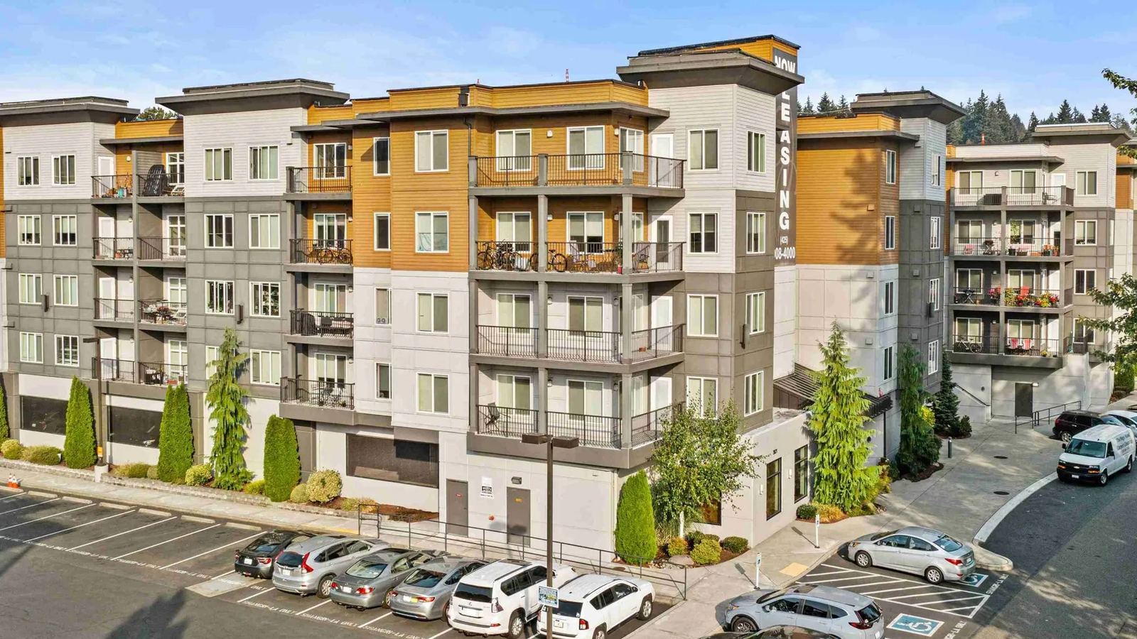 Exterior of Shangri La Apartments in Bothell